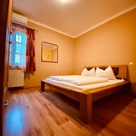 Bed & Breakfast Sommer Panzio 3*