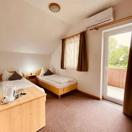 Sommer Panzio Bed & Breakfast Balatonföldvár