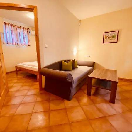 Bed & Breakfast Sommer Panzio