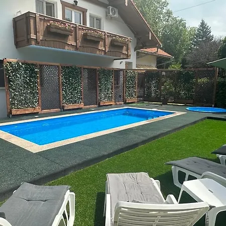 Sommer Panzio Nocleg ze śniadaniem Balatonföldvár