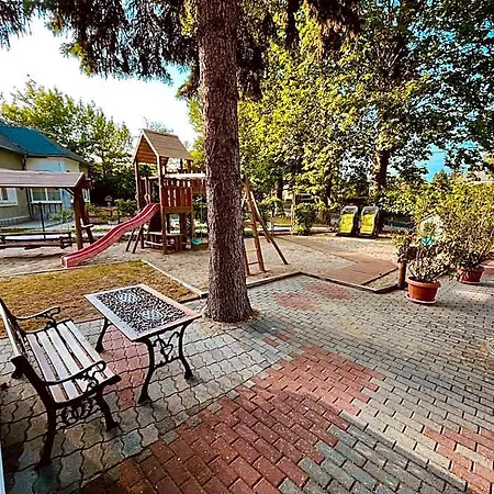 Sommer Panzio Bed & Breakfast Balatonföldvár
