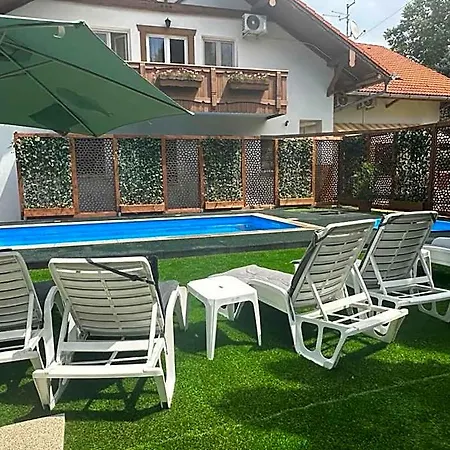 Sommer Panzio Bed & Breakfast