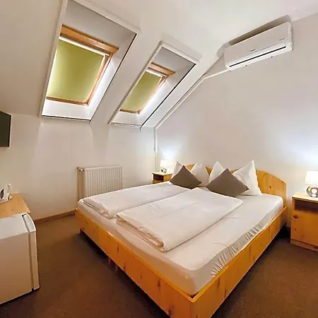 Sommer Panzio Bed & Breakfast Balatonföldvár