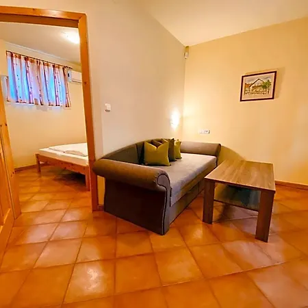 Bed & Breakfast Sommer Panzio Balatonföldvár