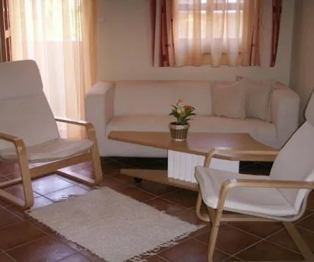 Sommer Panzio Bed & Breakfast 3*
