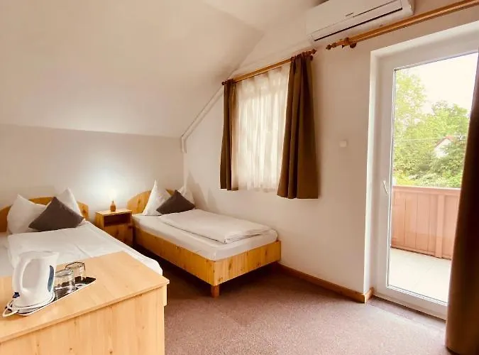Sommer Panzio Bed & Breakfast Balatonföldvár