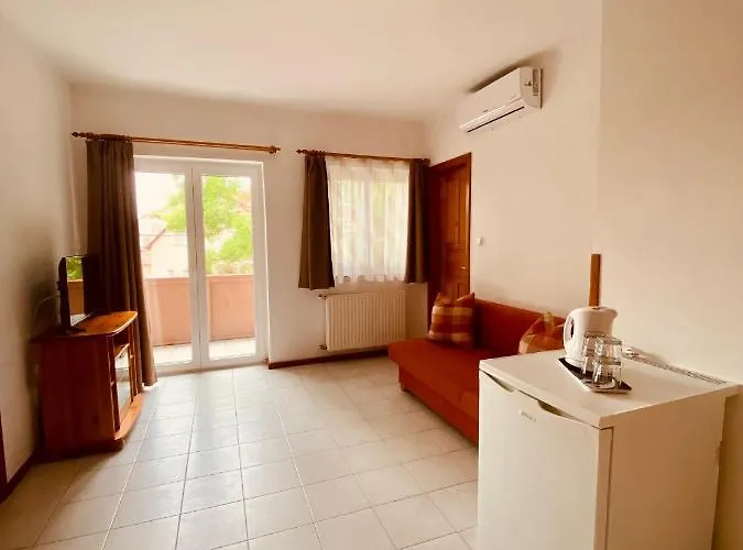 Sommer Panzio Bed & Breakfast Balatonföldvár