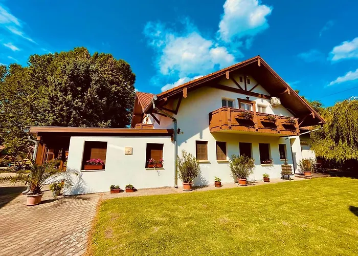 Sommer Panzio Bed & Breakfast Balatonföldvár