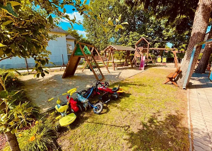 Sommer Panzio Bed & Breakfast 3*
